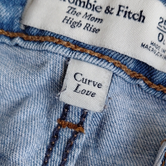 Abercrombie & Fitch Womens Denim Relaxed Jeans - Picture 3 of 9